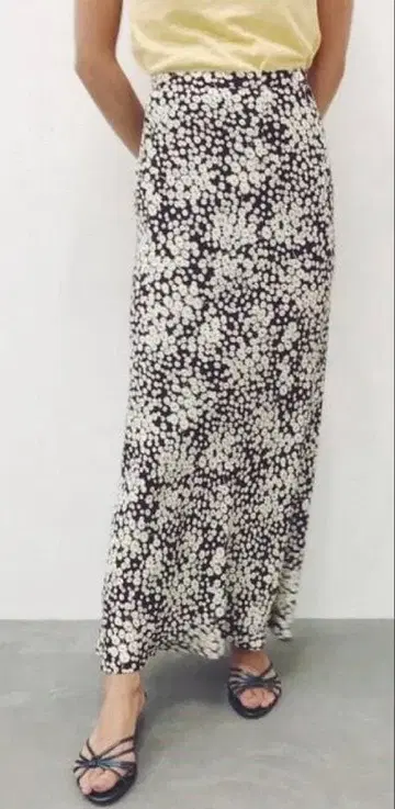 EDIT.FOR LULU abc 플라워 바이어스 맥시 스커트