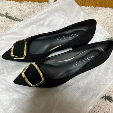 LE TALON 블랙 스틸레토 플랫슈즈