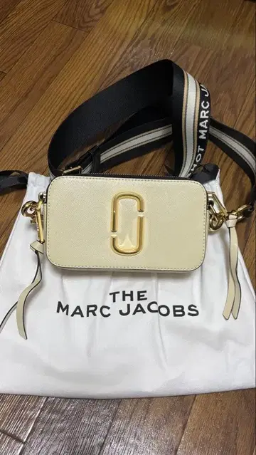 마크 제이콥스 카메라백