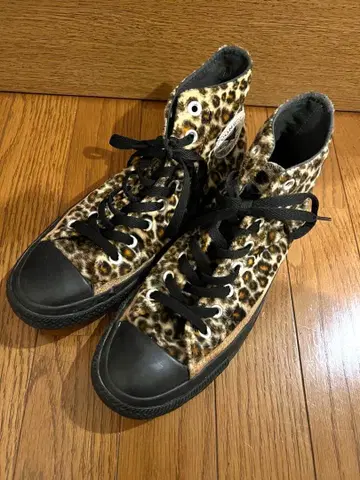 컨버스 올스타 하이컷 레오파드 무늬