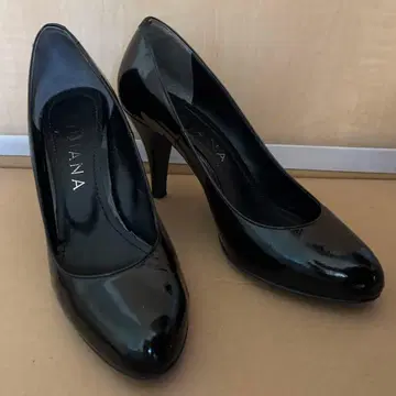 다이애나 펌프스