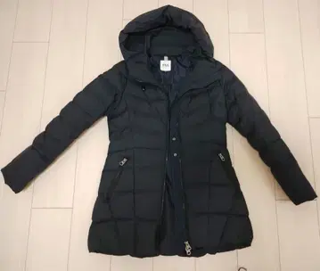 [새상품급] FIRA 후드 부착 다운 자켓