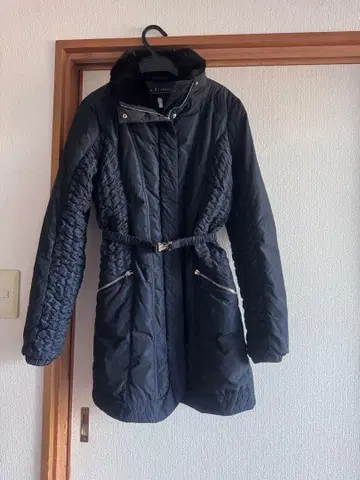 허리 벨트 포함 다운 자켓