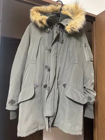 MOUSSY 퍼 달린 모즈 코트