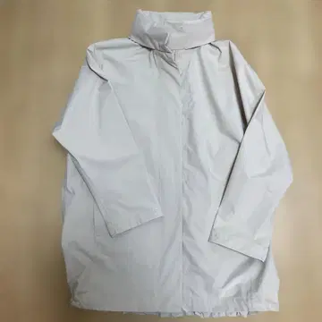 유니클로 블록 테크 하프 코트 옅은 베이지 계열 M 사이즈