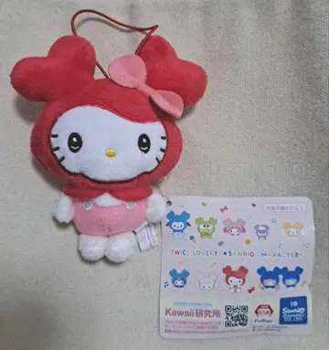 TWICE LOVELYS x 산리오 마스코트 키티