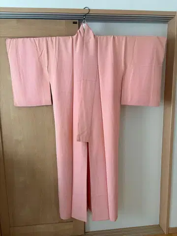 순수 실크 원포인트 문양 무지 기모노 라이트 핑크 포멀 밑단 얼룩 있음