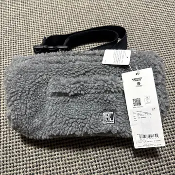 베리 한센 웨스트 파우치