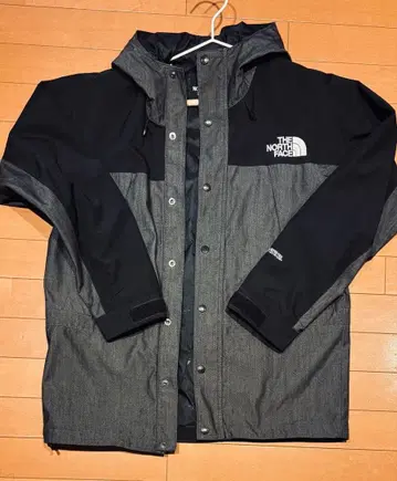 마운틴 라이트 자켓 블랙 데님