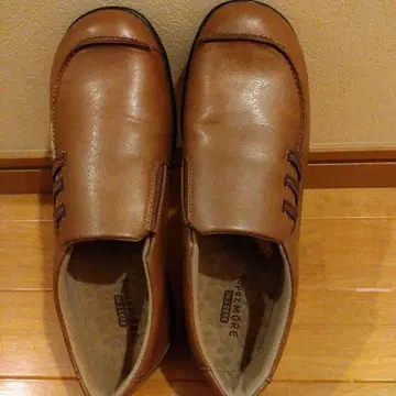 브라운 슬립온 합성 피혁