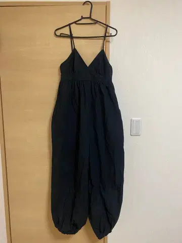 ERIKO ATORI 블랙 점프 수트