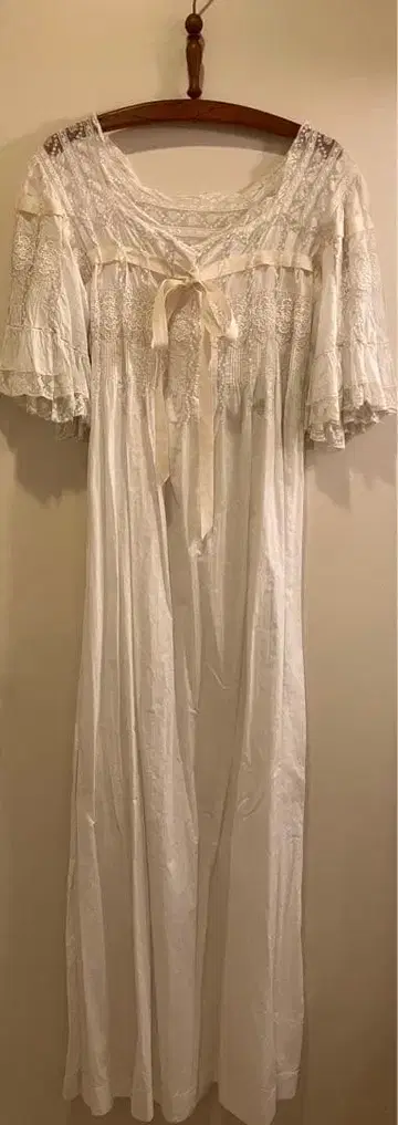 앤티크 레이스 화이트 에크루 코튼 리본 롱 원피스 드레스