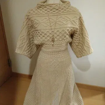 ZARA 대비 케이블 니트 원피스 새상품급 S 사이즈