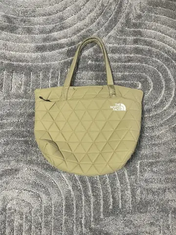 THE NORTH FACE 퀼팅 토트백 베이지