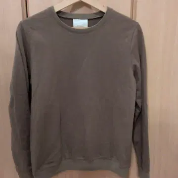 슬로우 얇은 소재 맨투맨 옅은 브라운