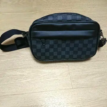 [ 미사용 ] 블랙 체크 무늬 숄더백