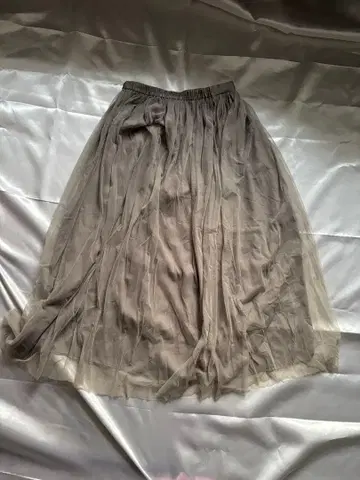 새상품급 couture brooch 플리츠 스커트 베이지 L 사이즈