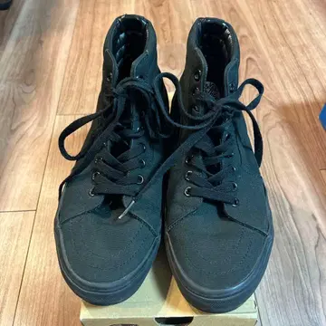 블랙 하이컷 스니커즈 반스 VANS 26.5