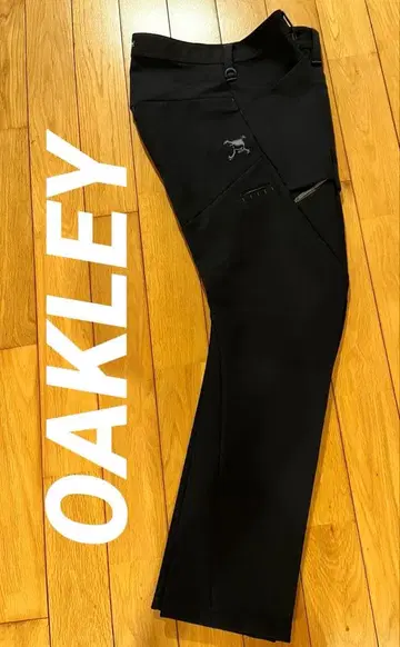 [ 새상품급 ] Oakley 골프 팬츠 스컬 로고 두꺼운 원단 블랙