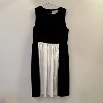 BEAMS BOY 슬리브리스 원피스 벨로아 블랙/블랙