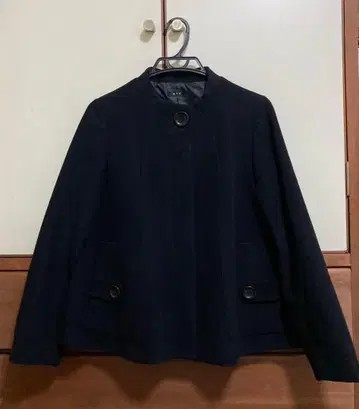 이토킨 a.v.v 숏 울 코트 블랙 38