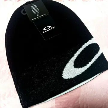 오클리 비니 블랙