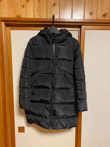 후드 부착 다운 코트 M 사이즈