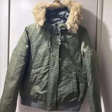 올리브 그린 퍼 후드 자켓