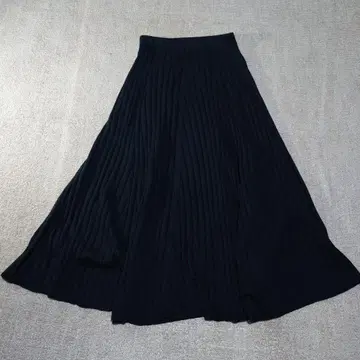 UNIQLO 블랙 플레어 스커트 S