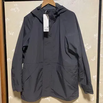 유니클로 U 블록 테크 유틸리티 후드티 08 다크 그레이 L 사이즈