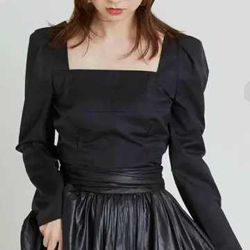 FRAY ID 스퀘어 넥 블라우스