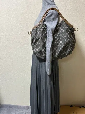 새상품급 russet 나일론 숄더백