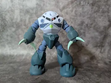 반다이 HG 1/144 즈고크 조립품