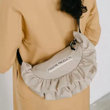 THEATRE PRODUCTS 나일론 프릴 라운드 숄더백 M
