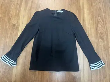 BORDERS at BALCONY 블랙 긴팔 상의