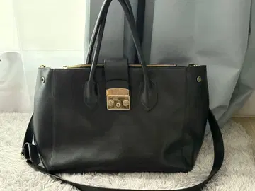 FURLA 메트로폴리스