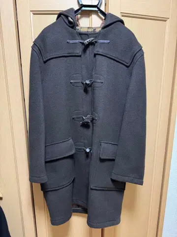 다크 브라운 더플 코트 후드 부착