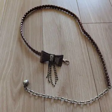 브라운 웨빙 벨트 리본 장식 포함