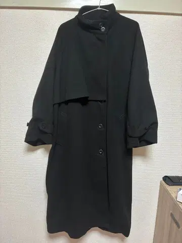 블랙 하이넥 롱 코트