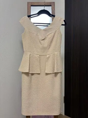 슬리브리스 플럼 원피스