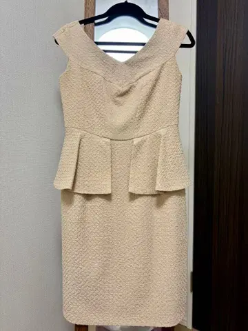 슬리브리스 플럼 원피스