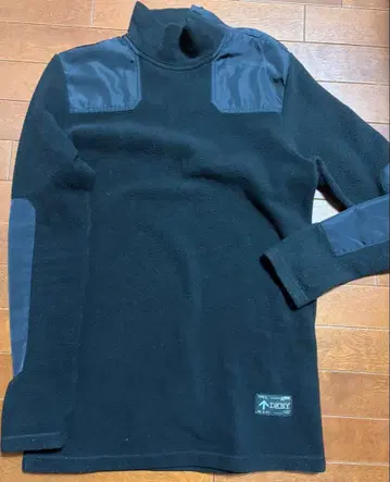 DKNY 블랙 터틀넥 스웨터