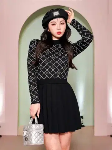 Darich 다이아 로고 니트 미니 원피스 블랙 Free-L 사이즈