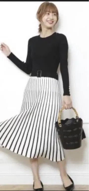 마이 스트라다 아이렛 배색 니트 원피스