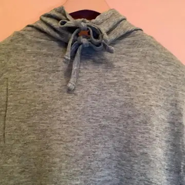 미즈이로 인드 mizuiro ind 하이넥 뒷 리본 풀오버