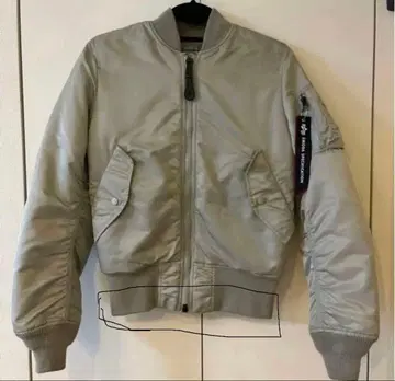MA-1 스타일 라이트 그레이 자켓