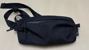 Aer 블랙 바디백