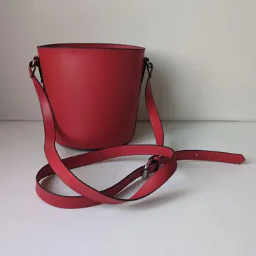 ZARA 버킷 숄더백