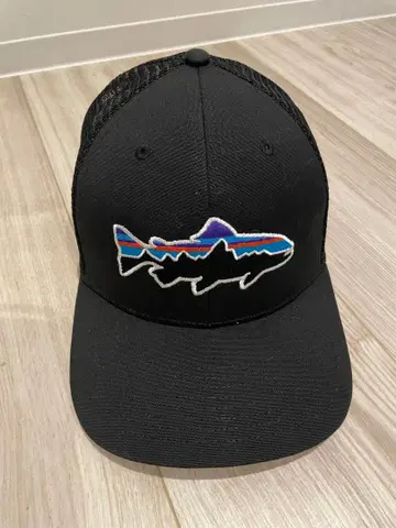 파타고니아 블랙 메쉬 캡 물고기 자수