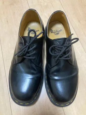 Dr. Martens 블랙 3홀 1461 UK8.0